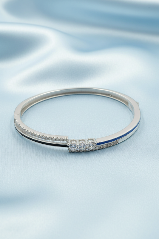 Elara Twist Bracelet