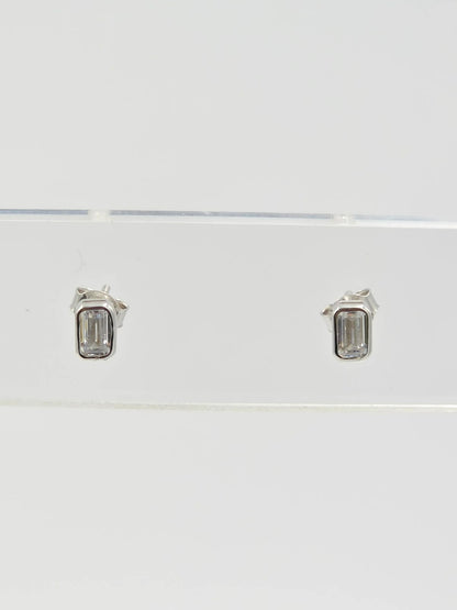 Emerald Solitaire Earring