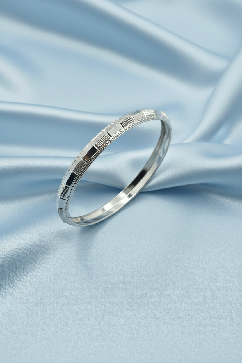 Bar-Segmented Patterned Silver Kada