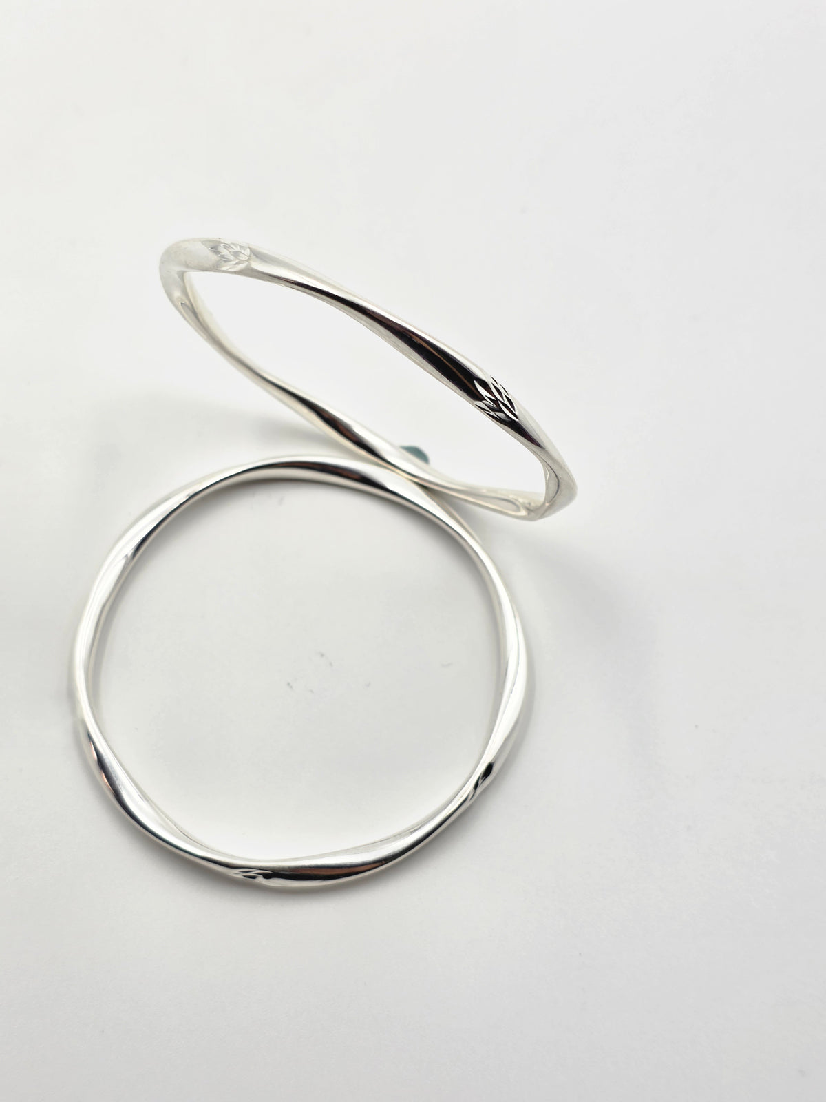 Leaf Tapered Silver Bangles