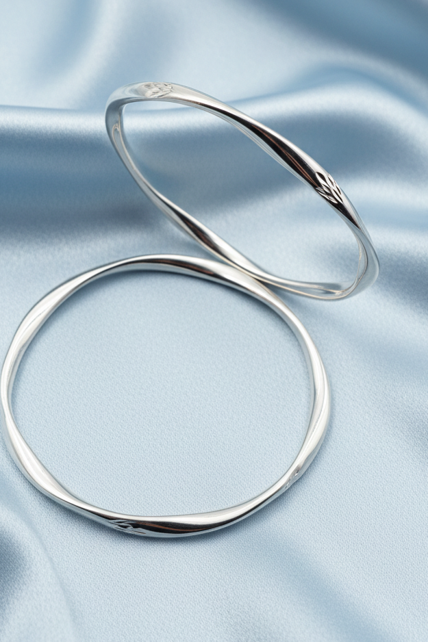 Leaf Tapered Silver Bangles