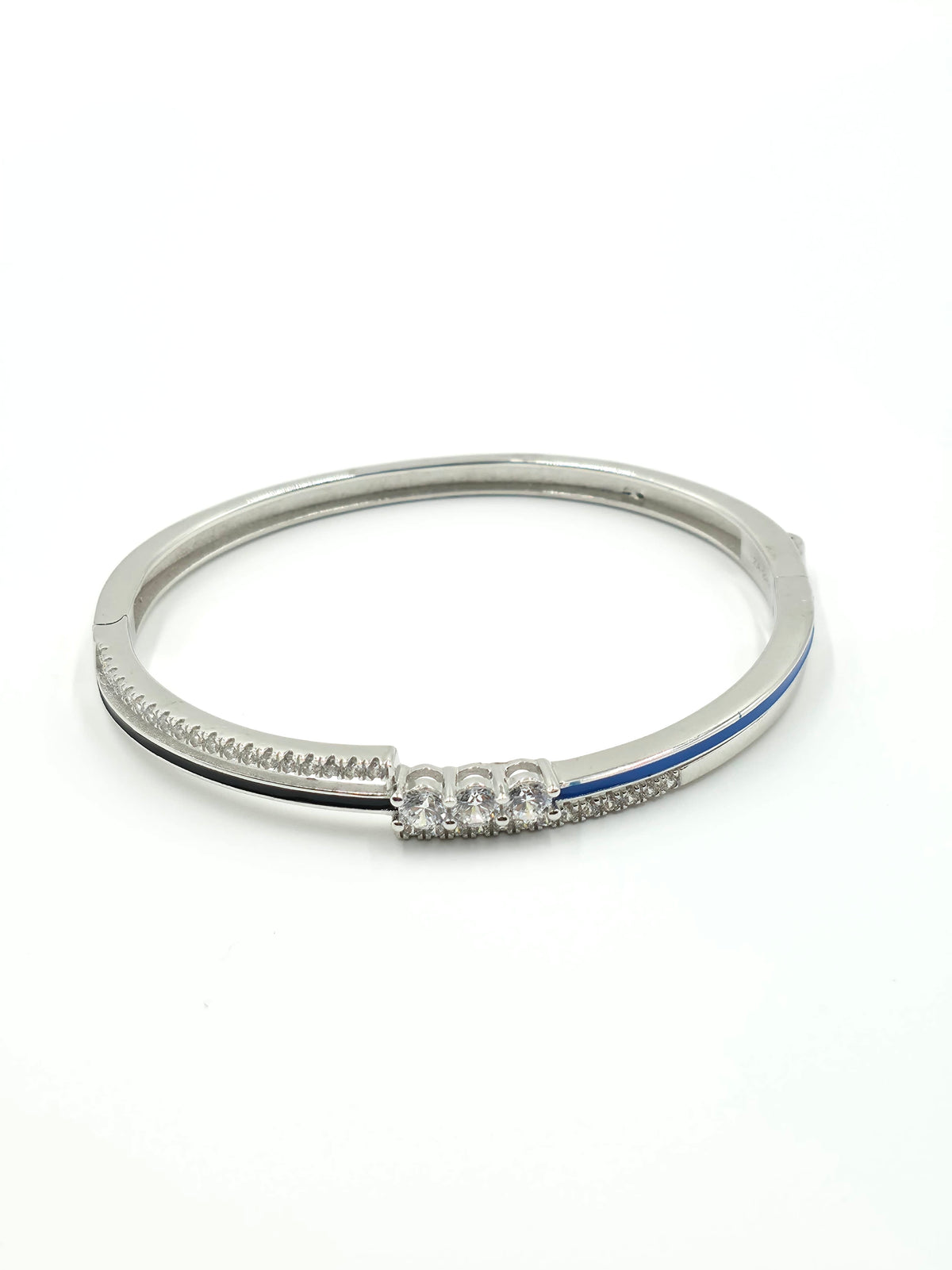 Elara Twist Bracelet