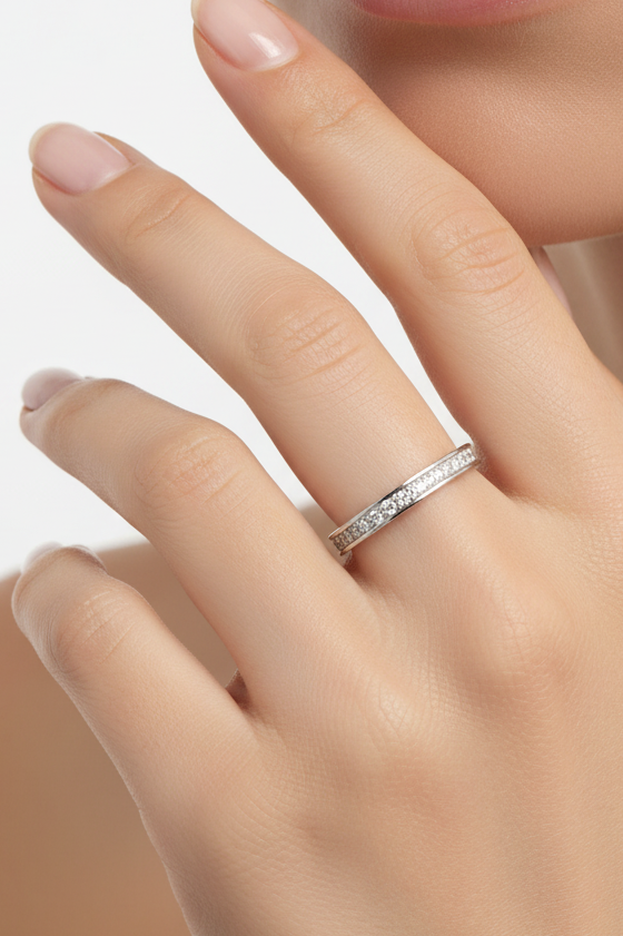 Eterna Glow Band Ring