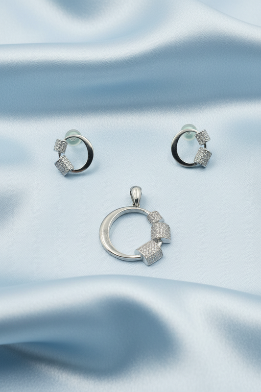 Designer Round Shape Pendant Set