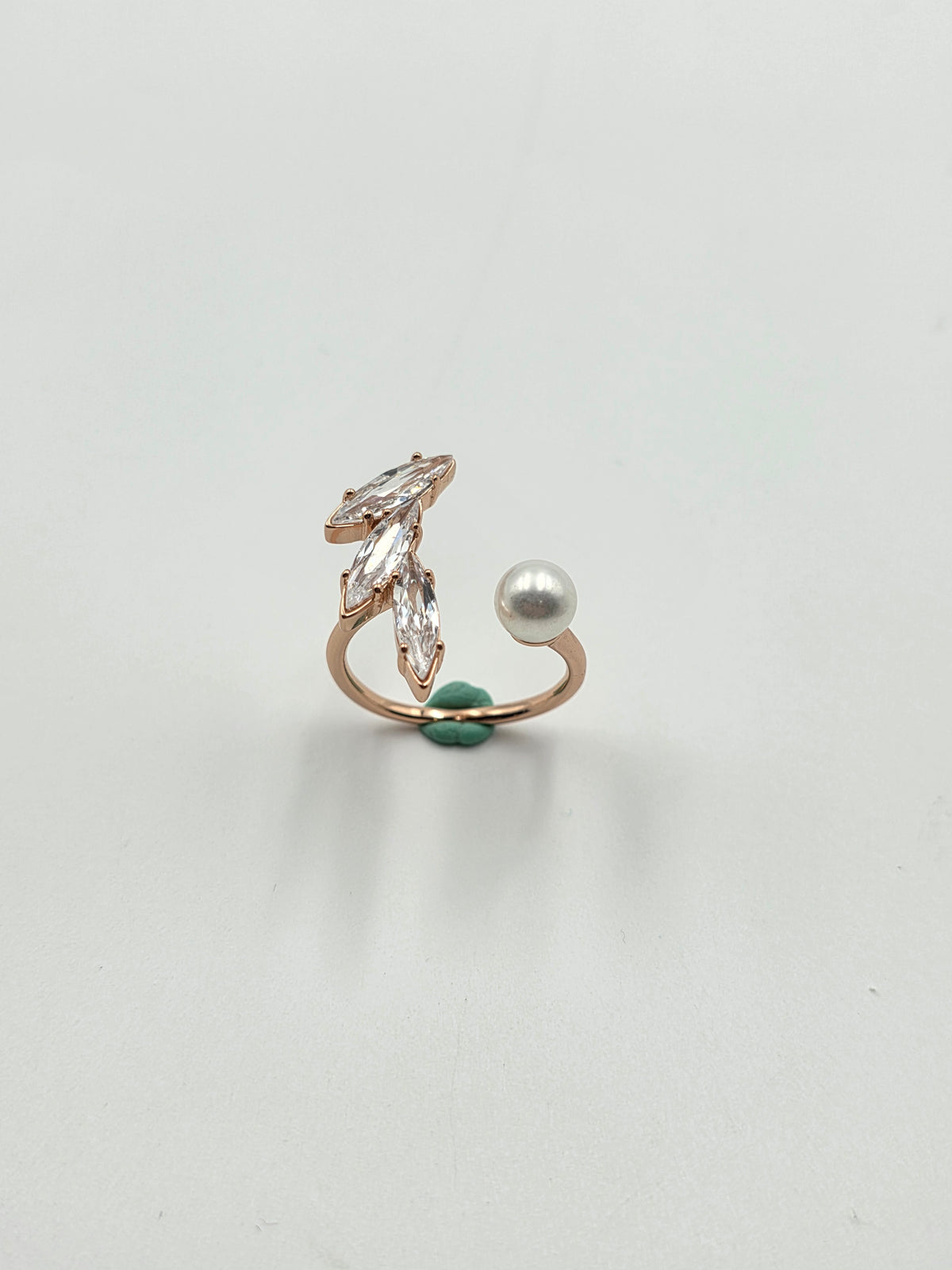 Leaf & Pearl Ring