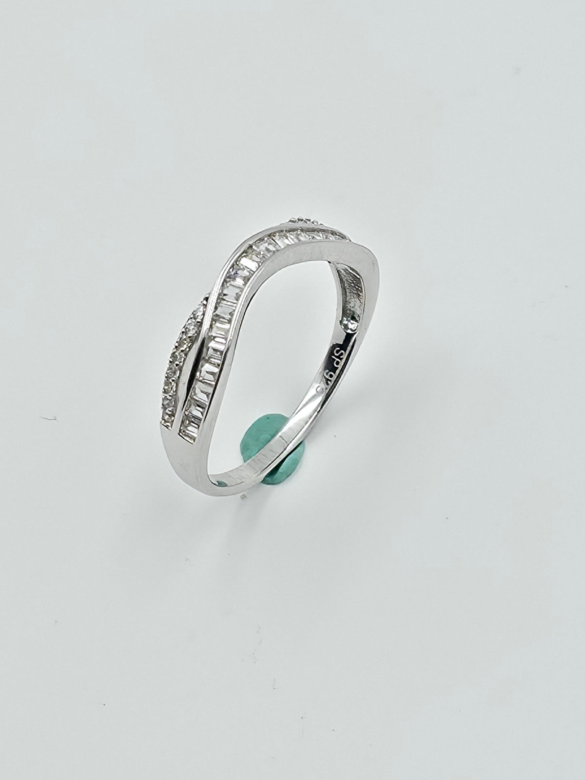 Criss Cross Ring