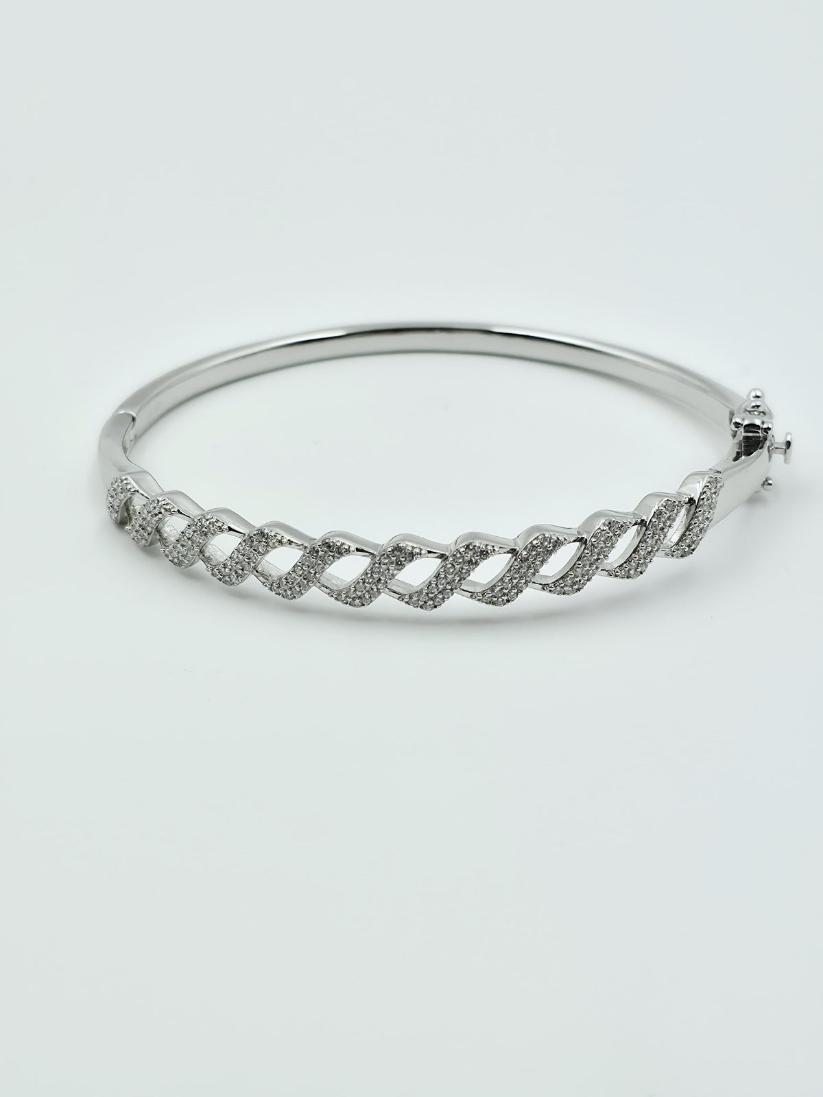 Interlocking Wave Bracelet
