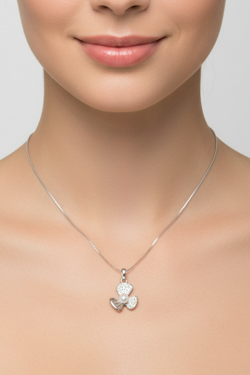 3 Petals Flower Necklace