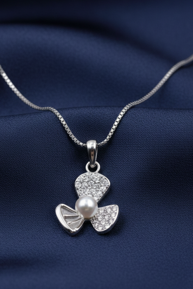 3 Petals Flower Necklace