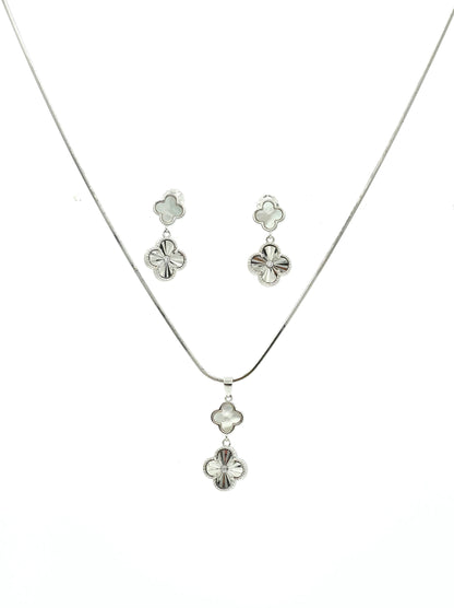 Clover Design Pendant Set