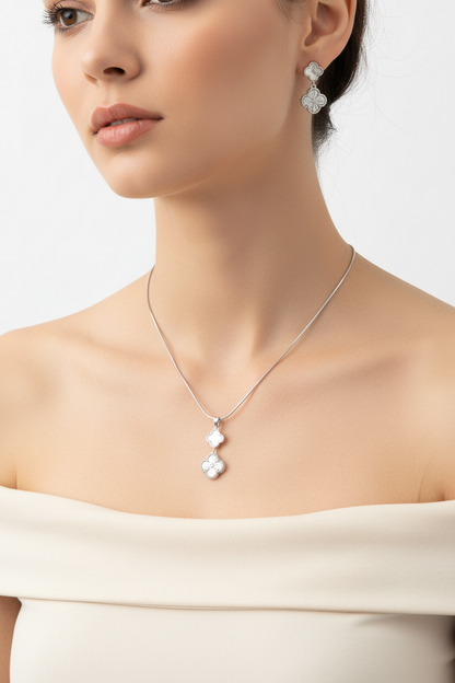 Clover Design Pendant Set