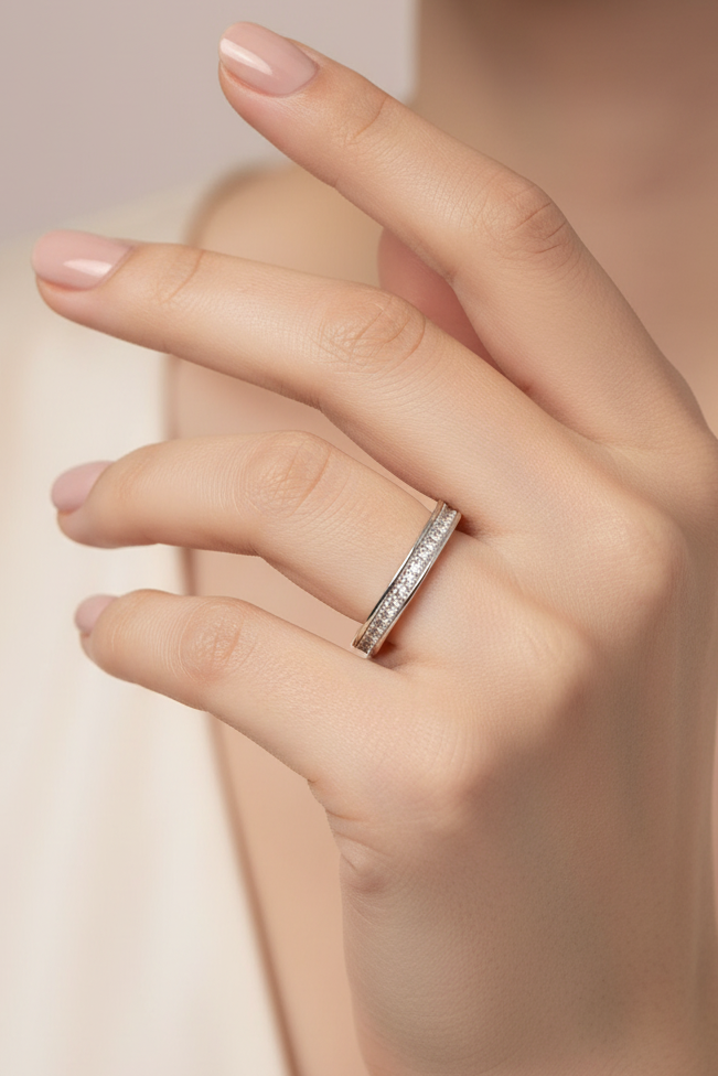 Eterna Glow Band Ring