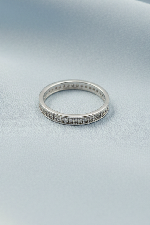 Eterna Glow Band Ring