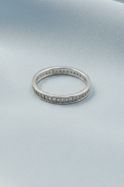 Eterna Glow Band Ring