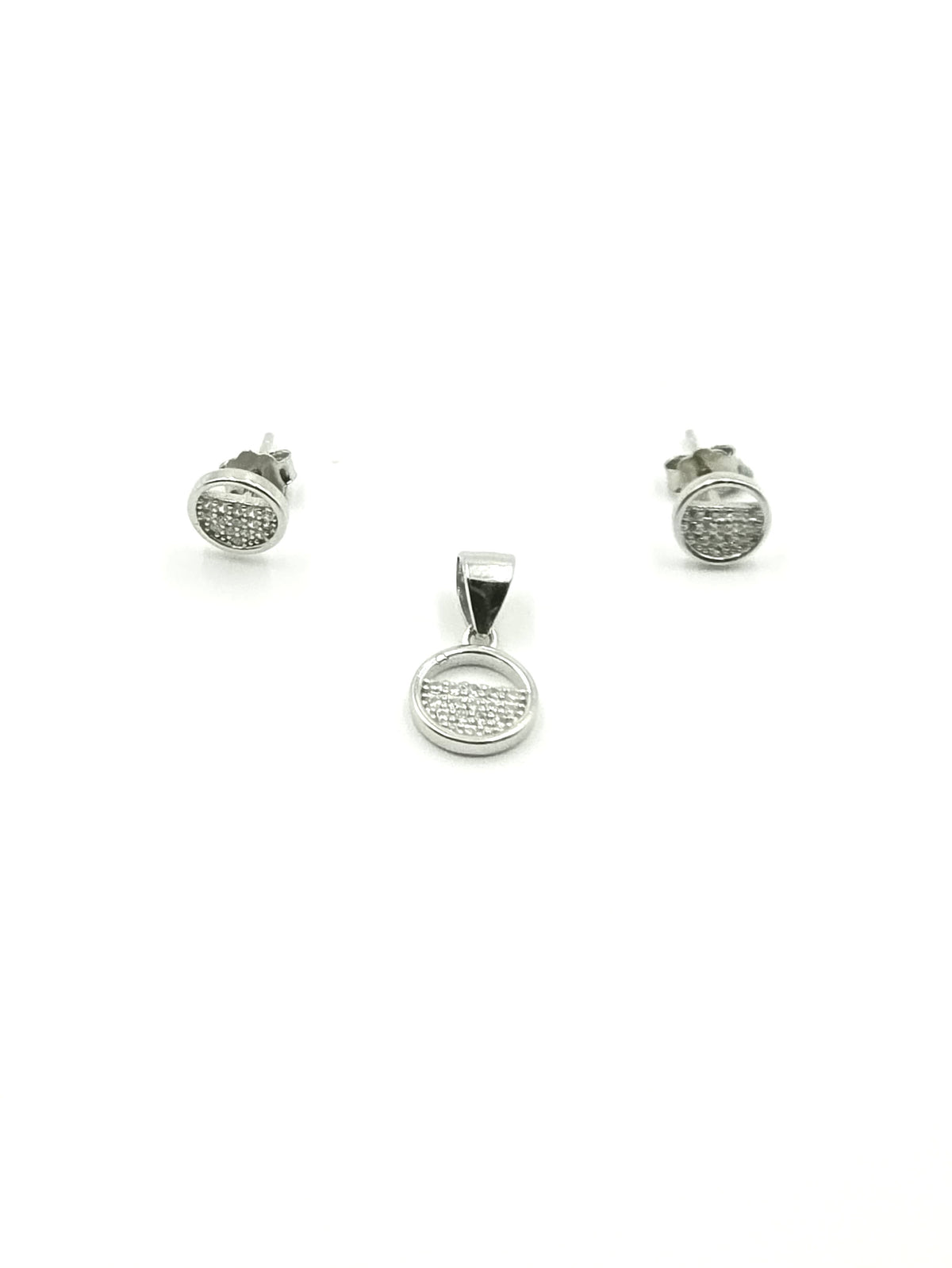 Half Diamond Studded Round P/E