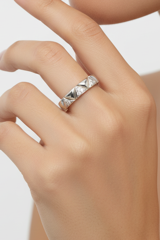 Pyramid Band Ring