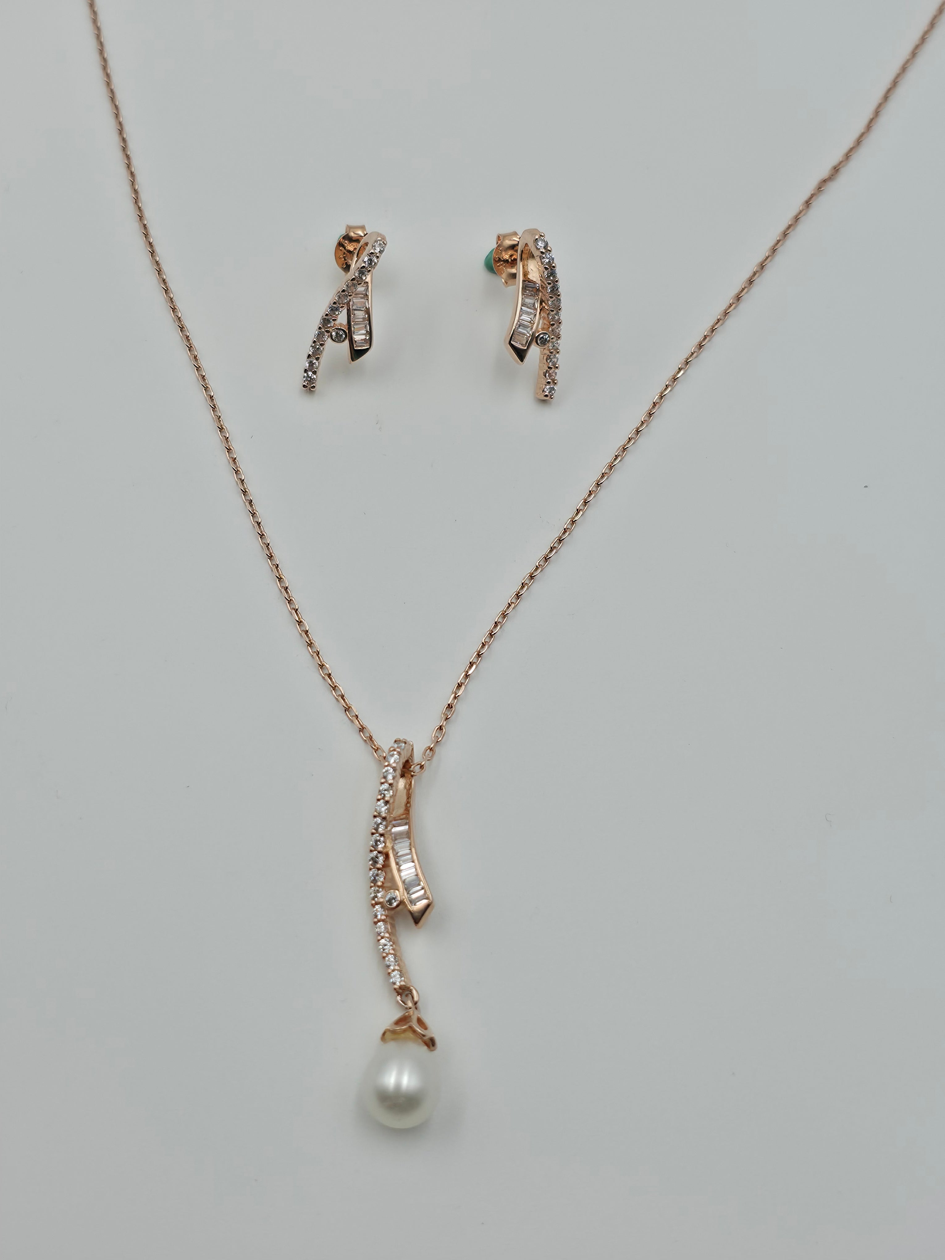 Ribbon Swirl Pearl Pendant Set