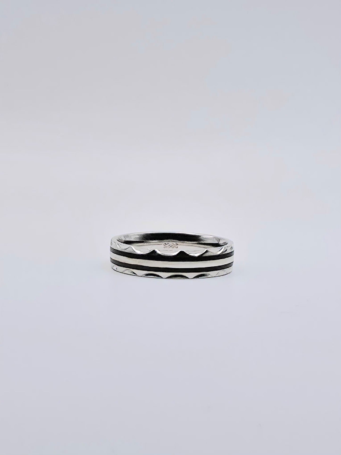 Scalloped Wave Oxidized Band (BR2116)