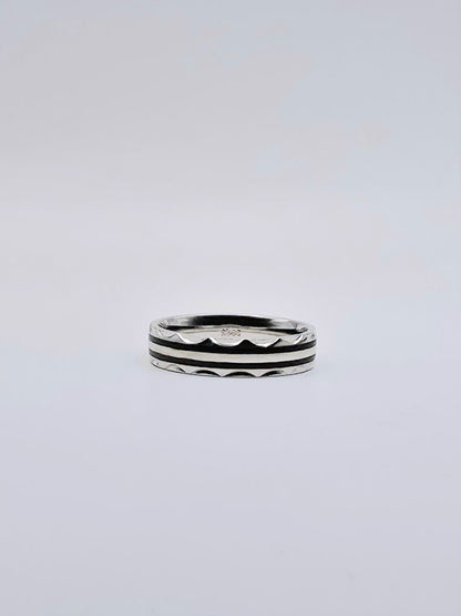 Scalloped Wave Oxidized Band (BR2116)