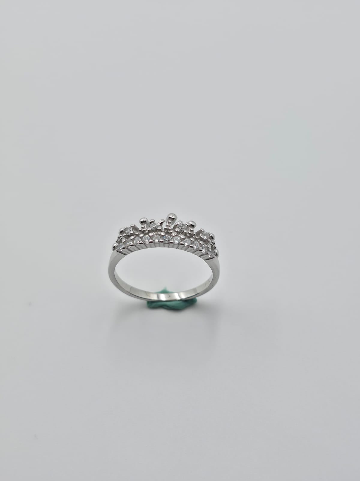 Tiara Band Ring